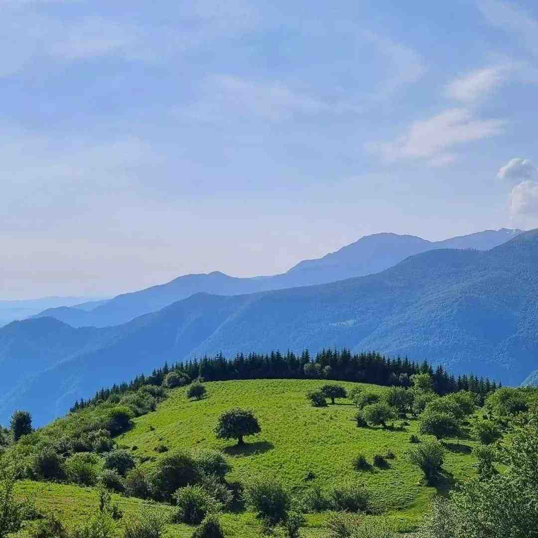  بوی تنت میاد تو اتاقم موهات گرفته رو صورتتو