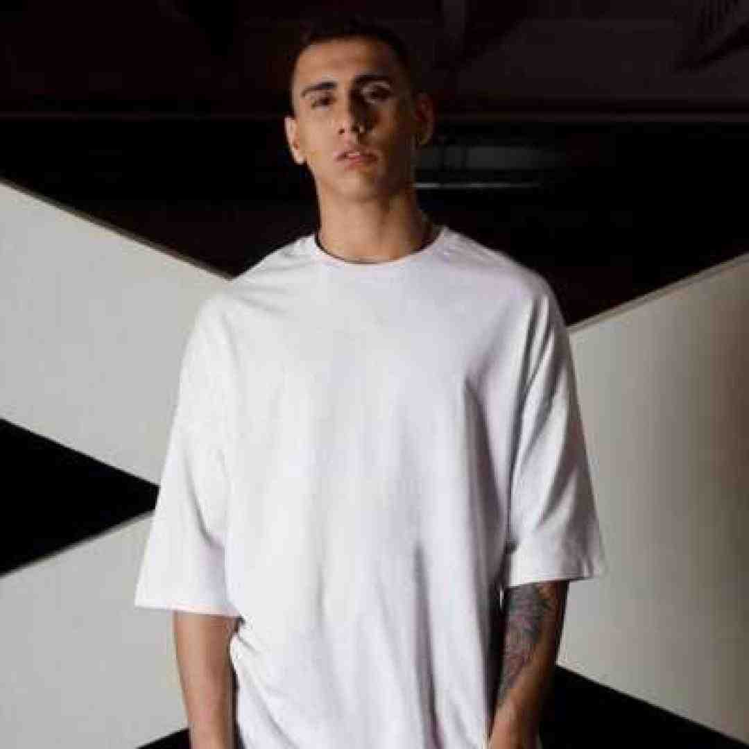 شایان یو میاد از بوی بدنت خوشم نمیخوام با کسی عوضت کنم