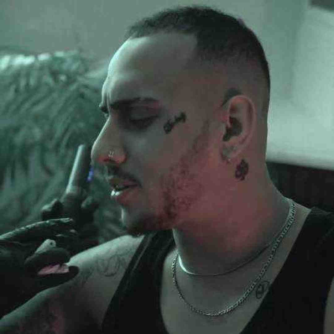 شایان یو فرق داشت با همه خنده هاش فرق داشت