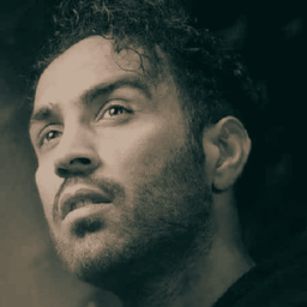 احمد سلو از خودم عکس میگیرم خودم خودمو بغل میگیرم