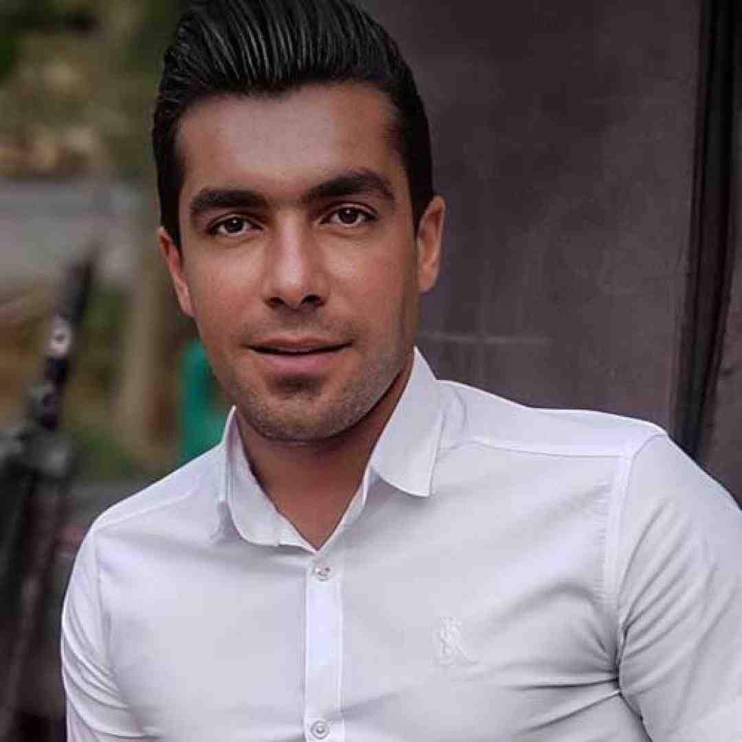 فرشید حکمتی قرض کنم پرس بکنم