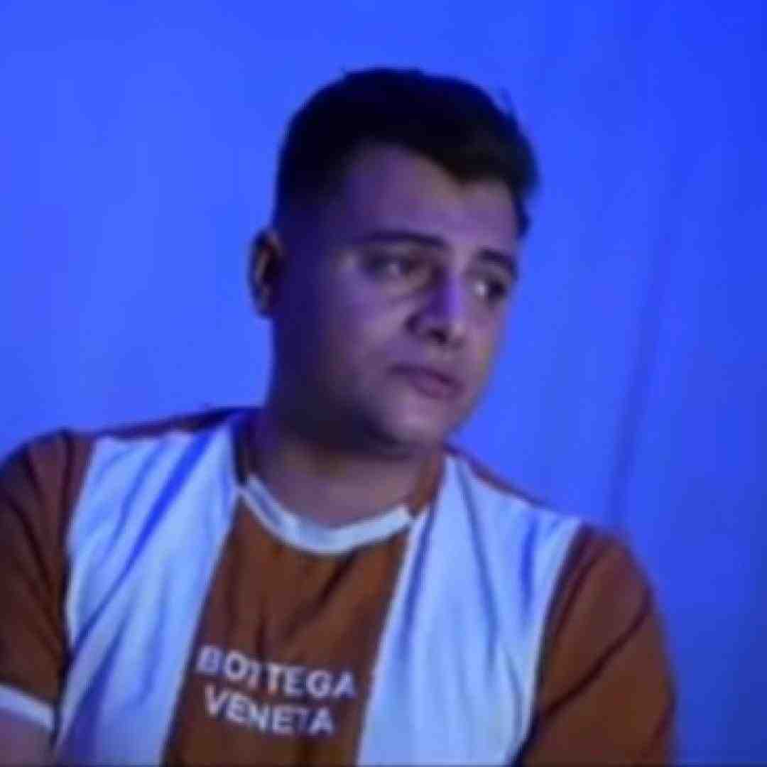رامین کرمی وناو چویل تو دریای چمان غرق بیه