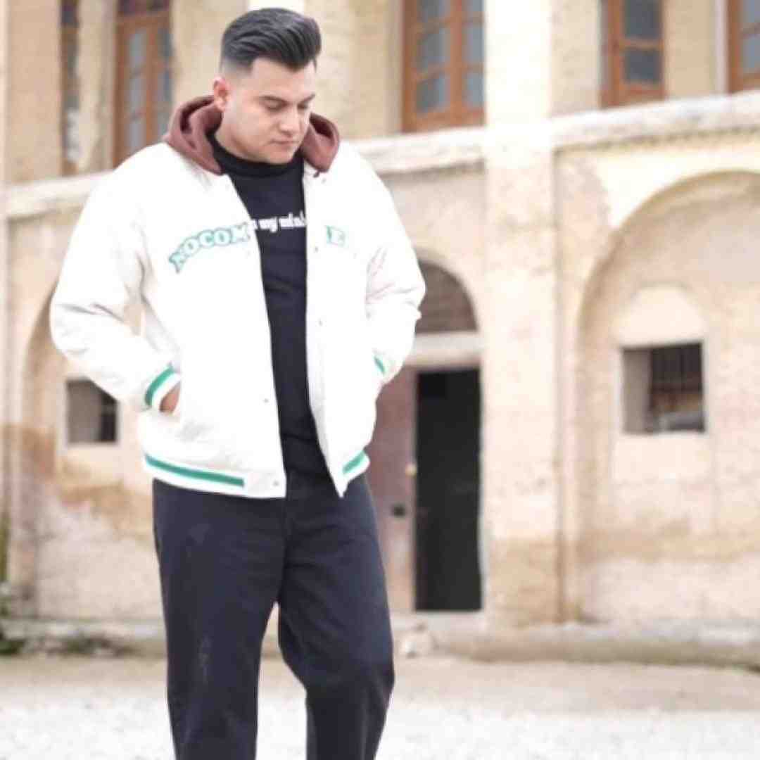 رامین کرمی یاد تو متاع شاویلم مغزم معتادت بیه