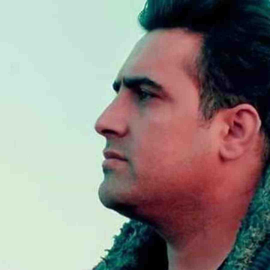 علی فرزامی باوم اَ سر تو پوس گیان کنمسی