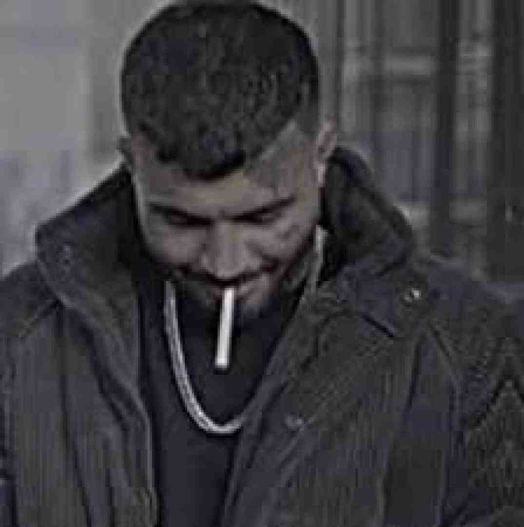 مهدیار مرد تنها