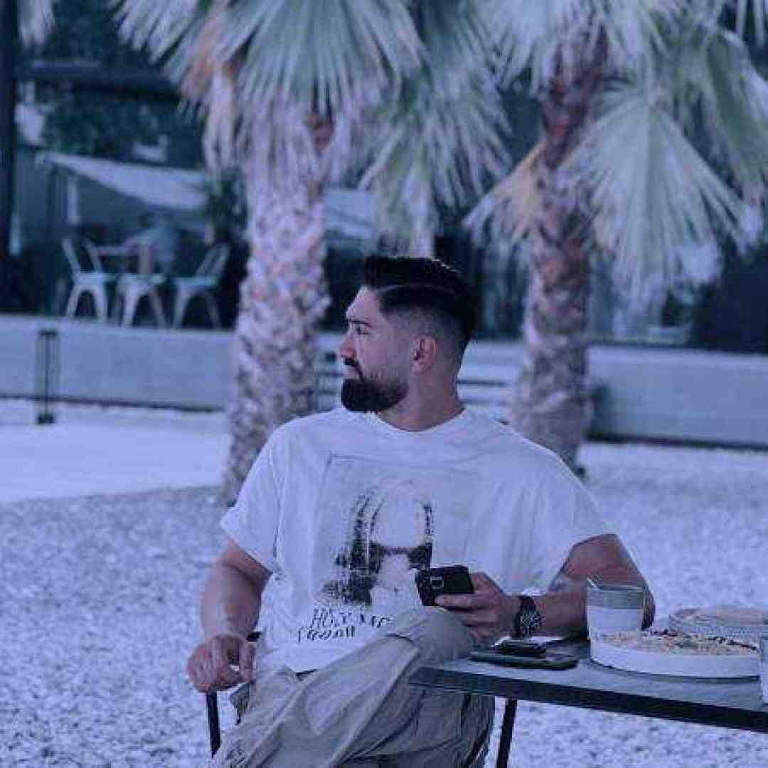 جواد عباسی سر کوه
