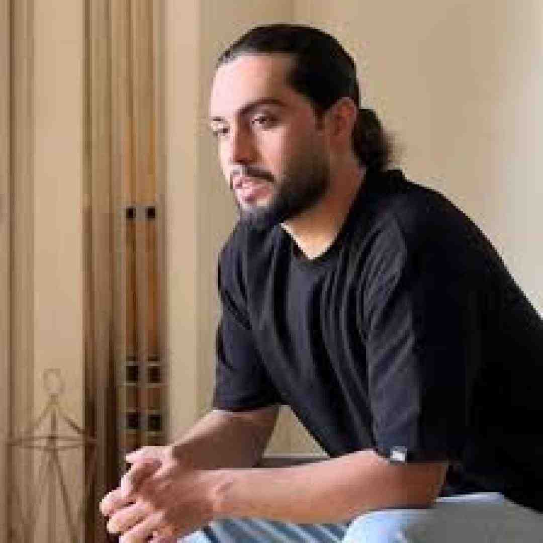 حامیم هم دلم تنگته هم قهرم باهات