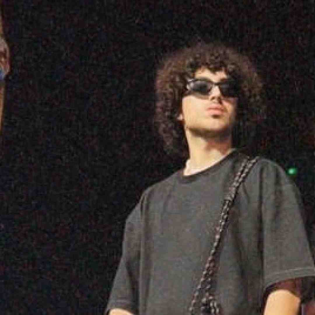 بابی بزار بره بزار بره نمیخوام که رو مخم بره