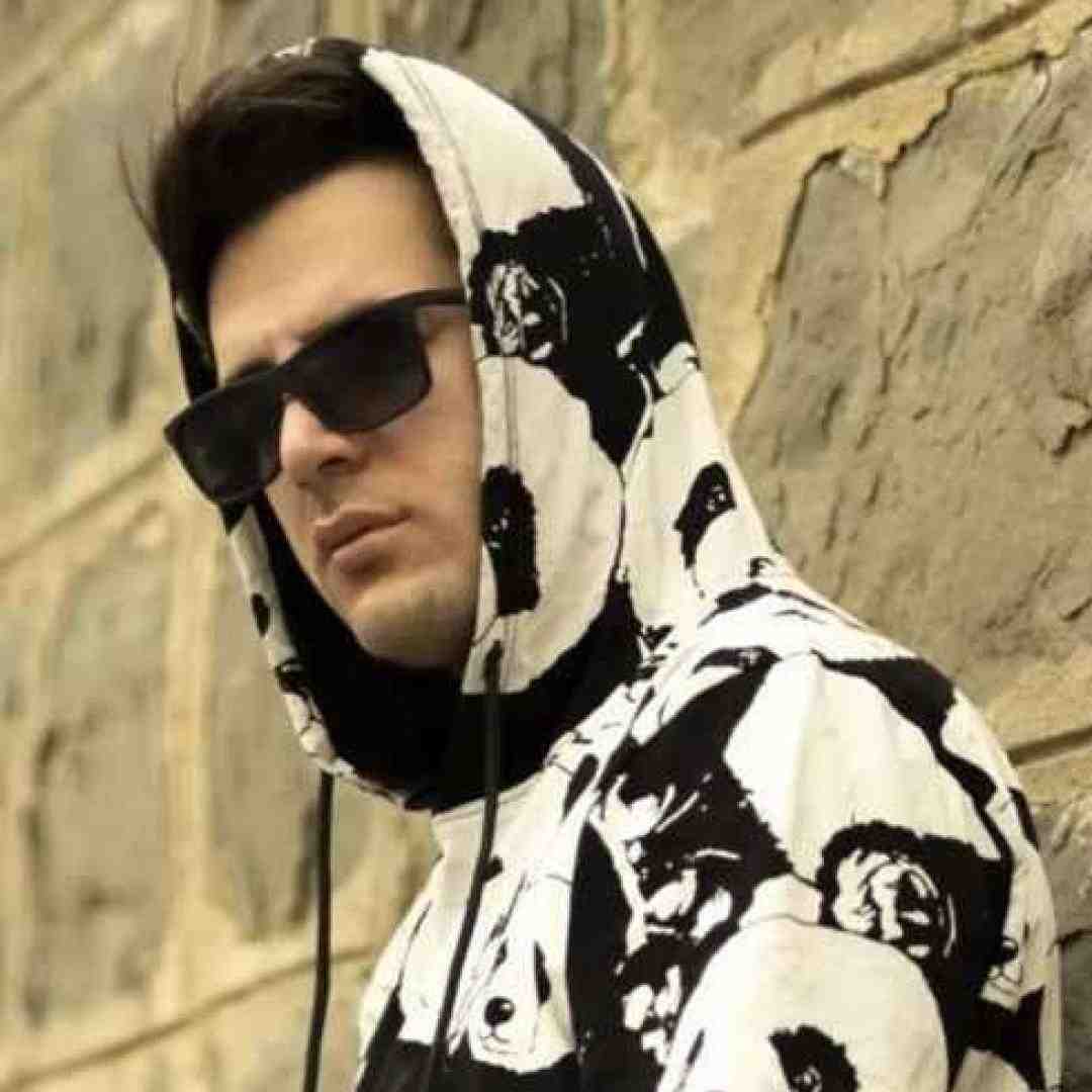 فرهاد نامداری کنسلی موخوای عاشقم کنی بعد بری