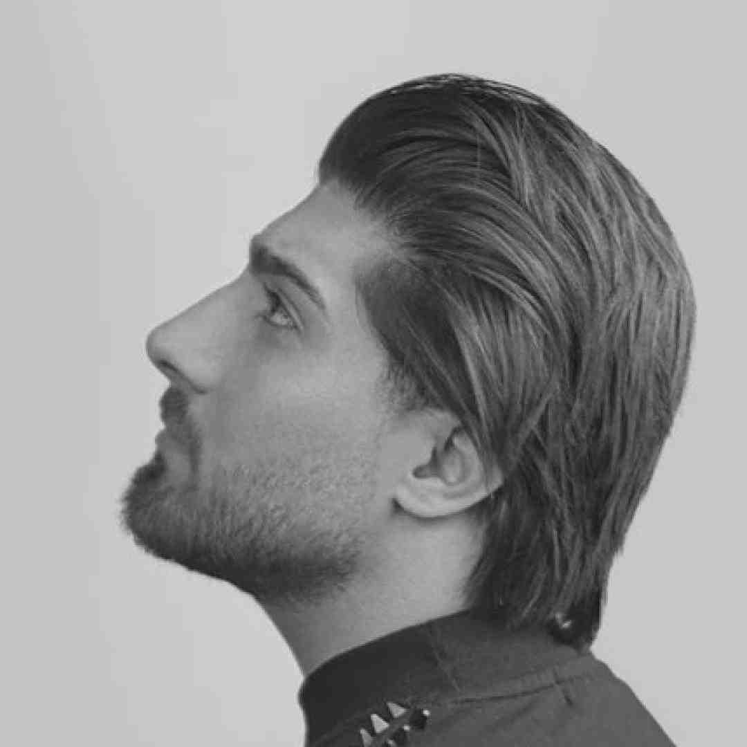 امیر لیام بغض گلوم نمیزاره حرف بزنم