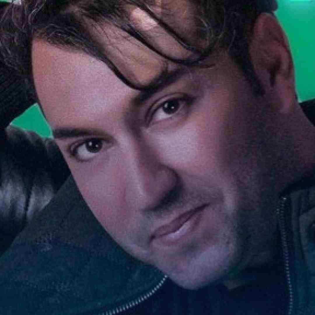 سعید آسایش تو قلبم امشب غوغا شده دیدنت انگار