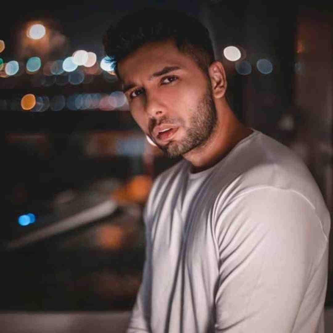 یاسر بینام اینجا مالدیو نی کیشه
