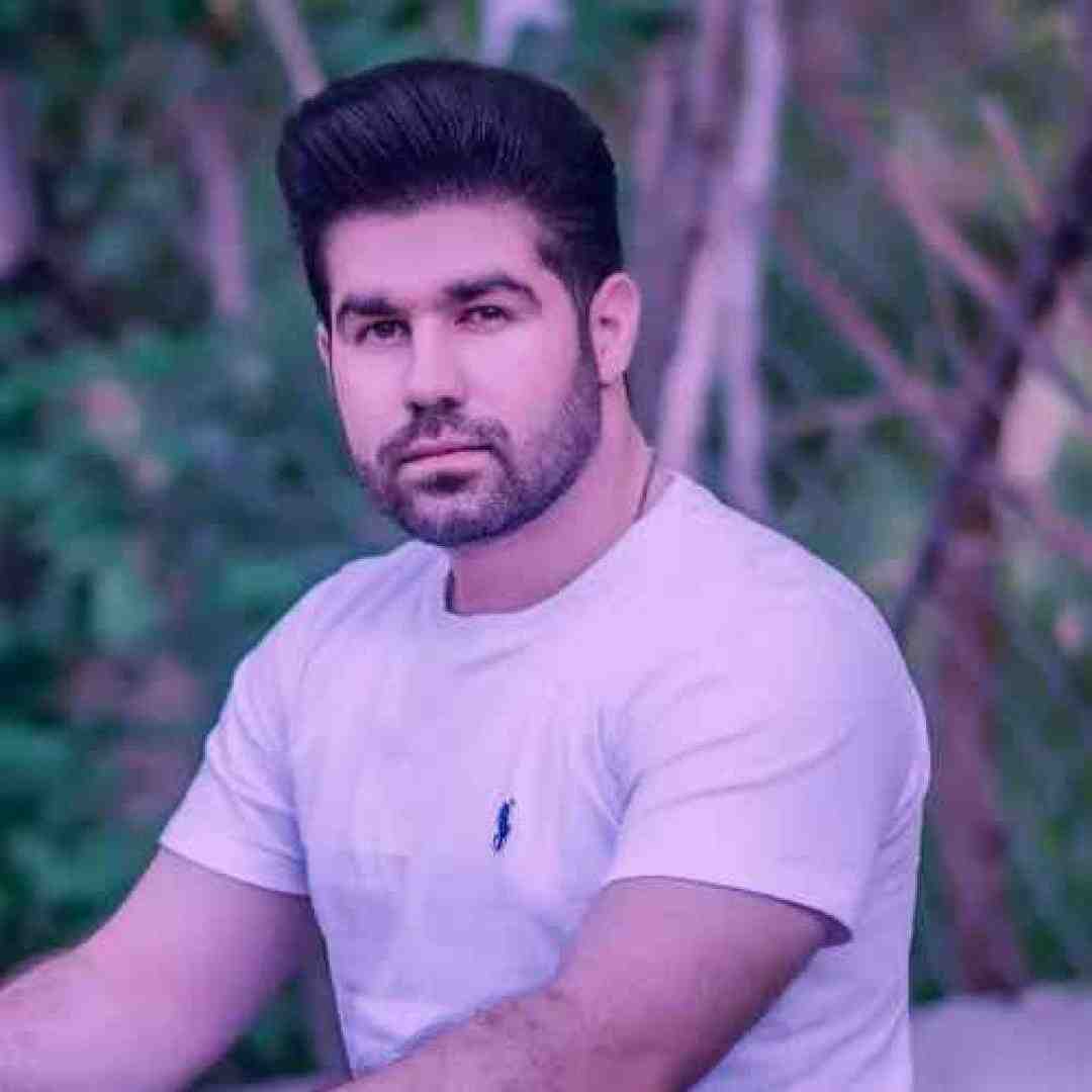 یوسف جمالی چشات برق داره با همه فرق داره