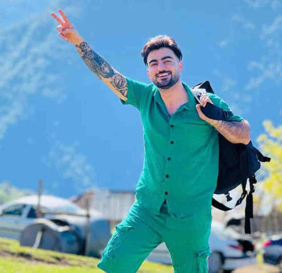 رامین تجنگی با همه فرق داری رو دست نداری