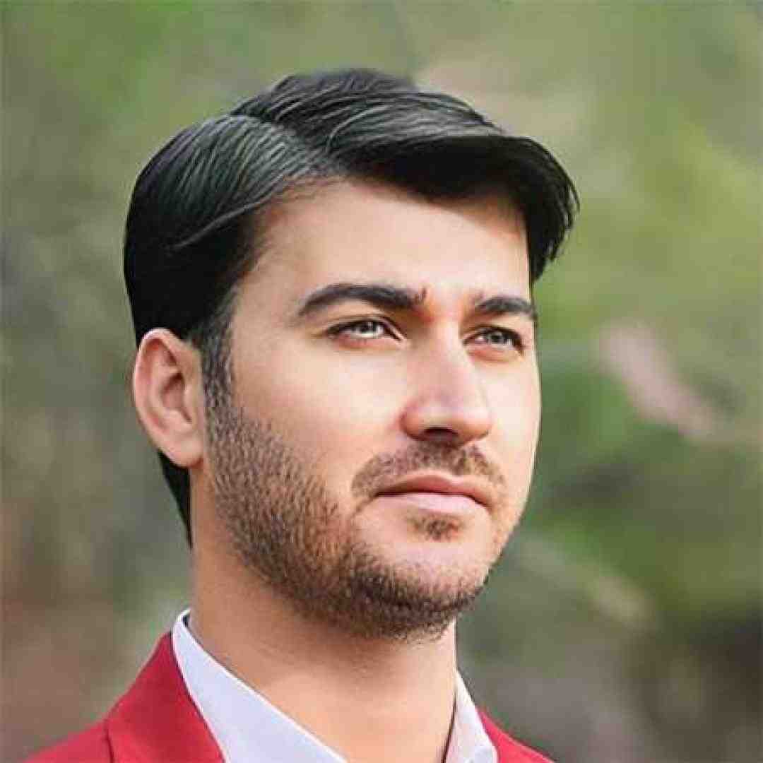 مرتضی باب لالای کارم تمومه برام خنده حرومه