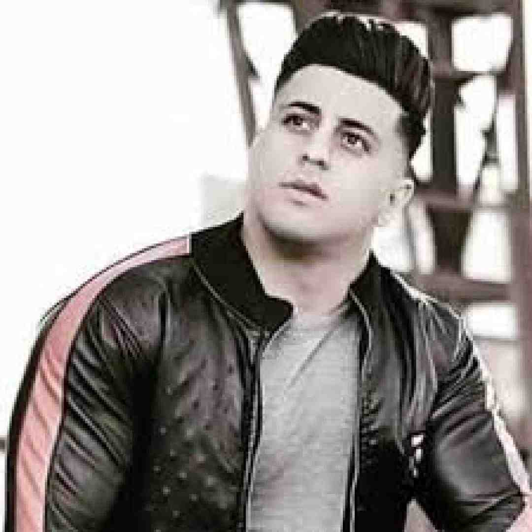 سبحان رستمی ﺧﺪام ﺑﻮد ﻣﺮﻳﺾ ﻛﻪ ﻣﻴﺸﺪم دوام ﺑﻮد