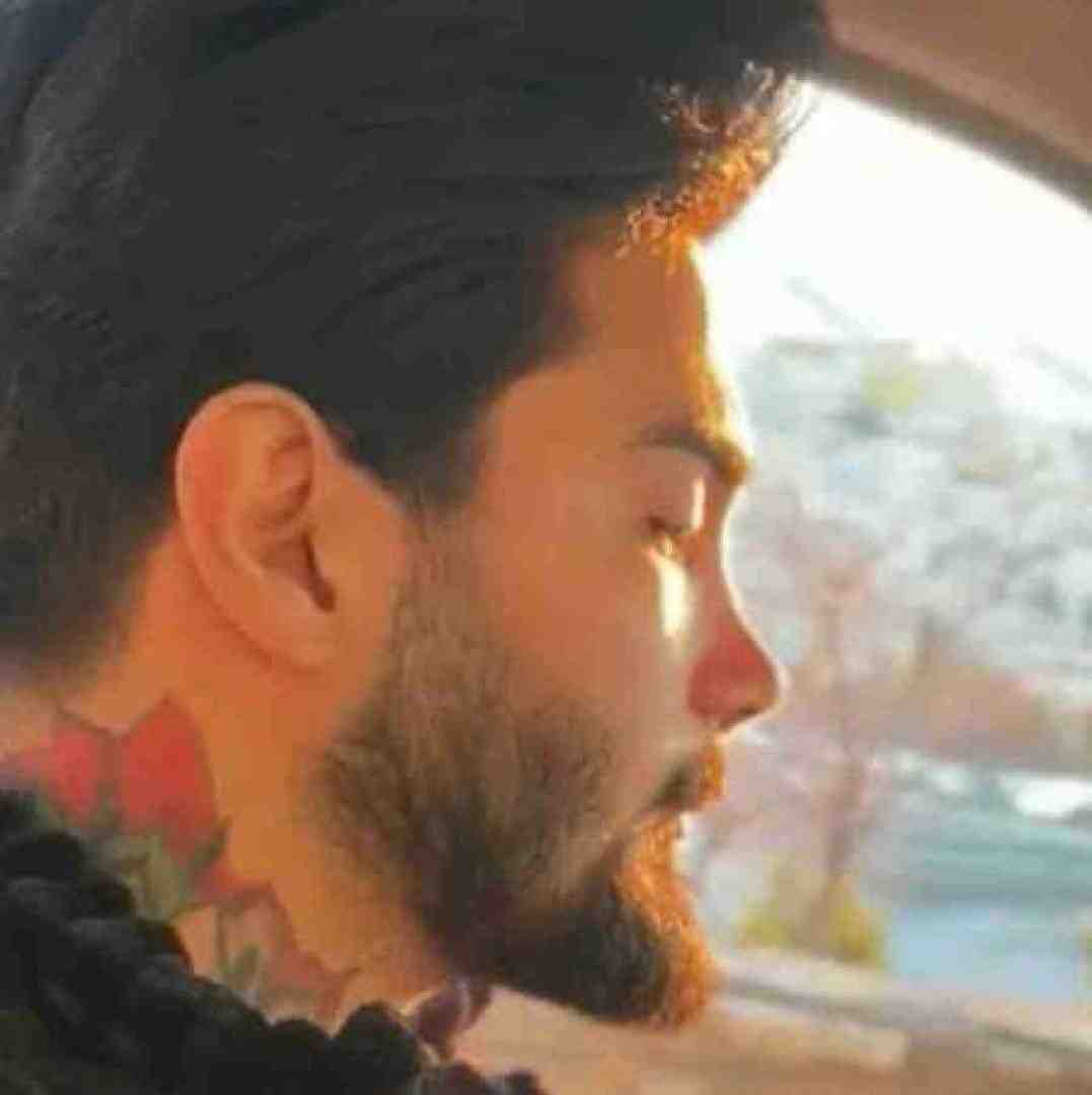 امیر اکبری نه به باره نه به داره