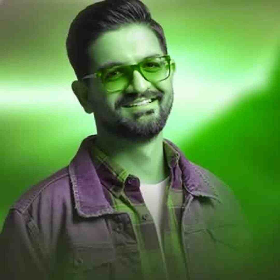 سینا شعبانخانی در قلب منی روح و تنمی ای سایه ی سر ماه شبمی