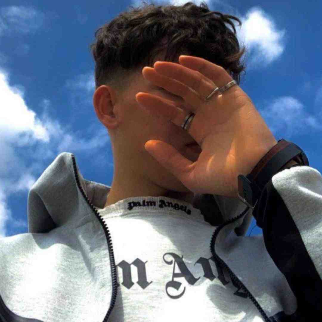 دلتو سنگو هزار رنگو دل من واسه تو تنگو