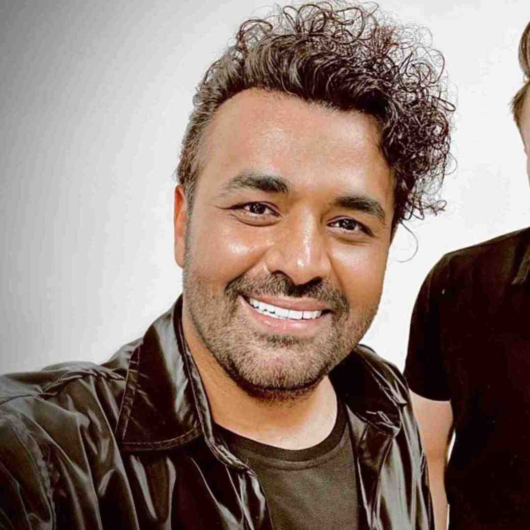 میثم ابراهیمی مثل پیچ چالوسه وقتی موهات تو باده بازه