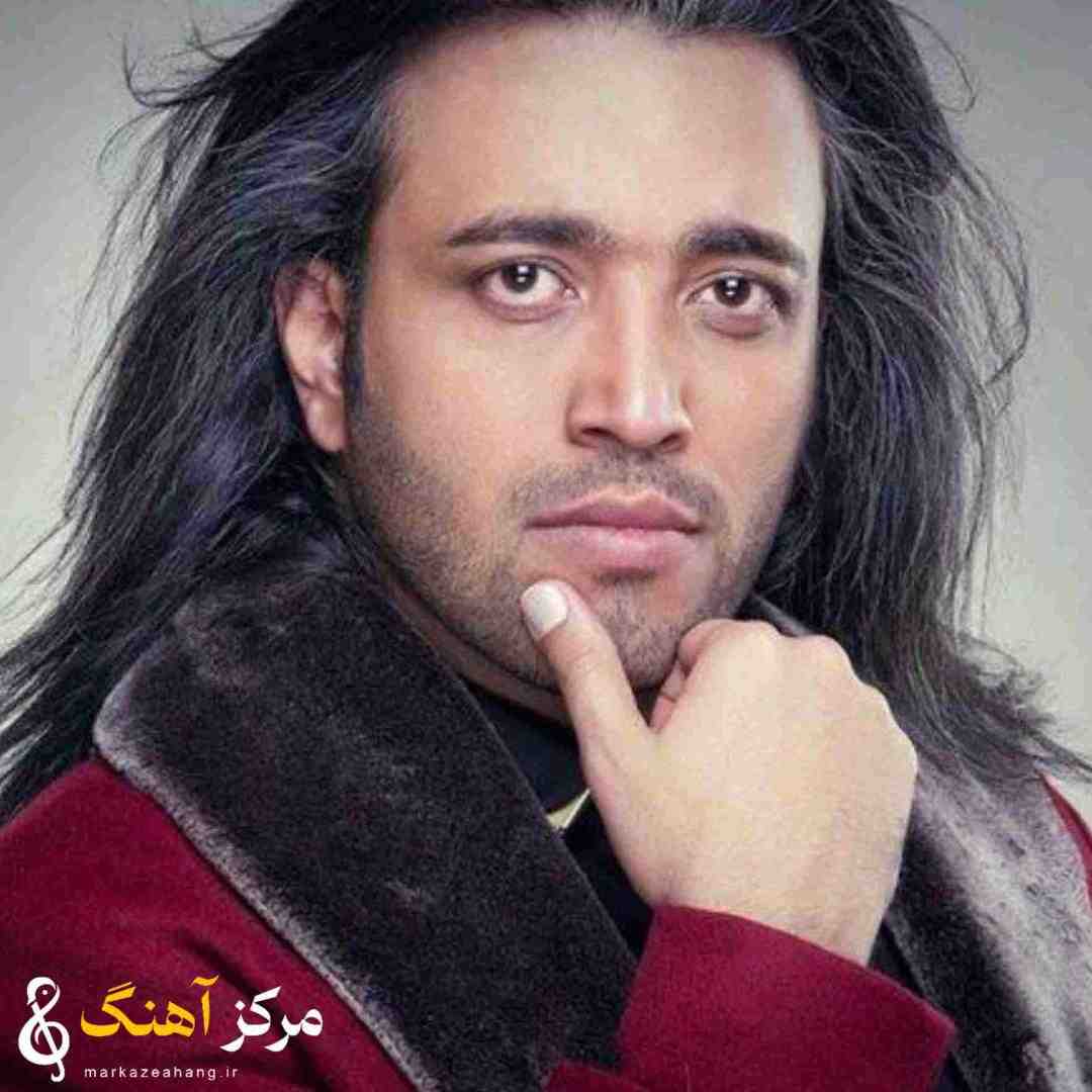 محسن یاحقی کنار هر قطره ی اشکم هزار خاطره دفنه