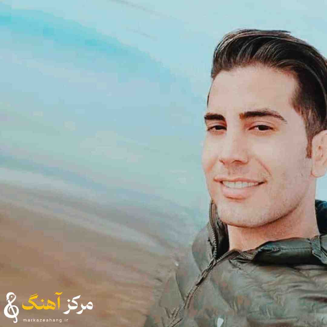 فرشاد آزادی آشوب