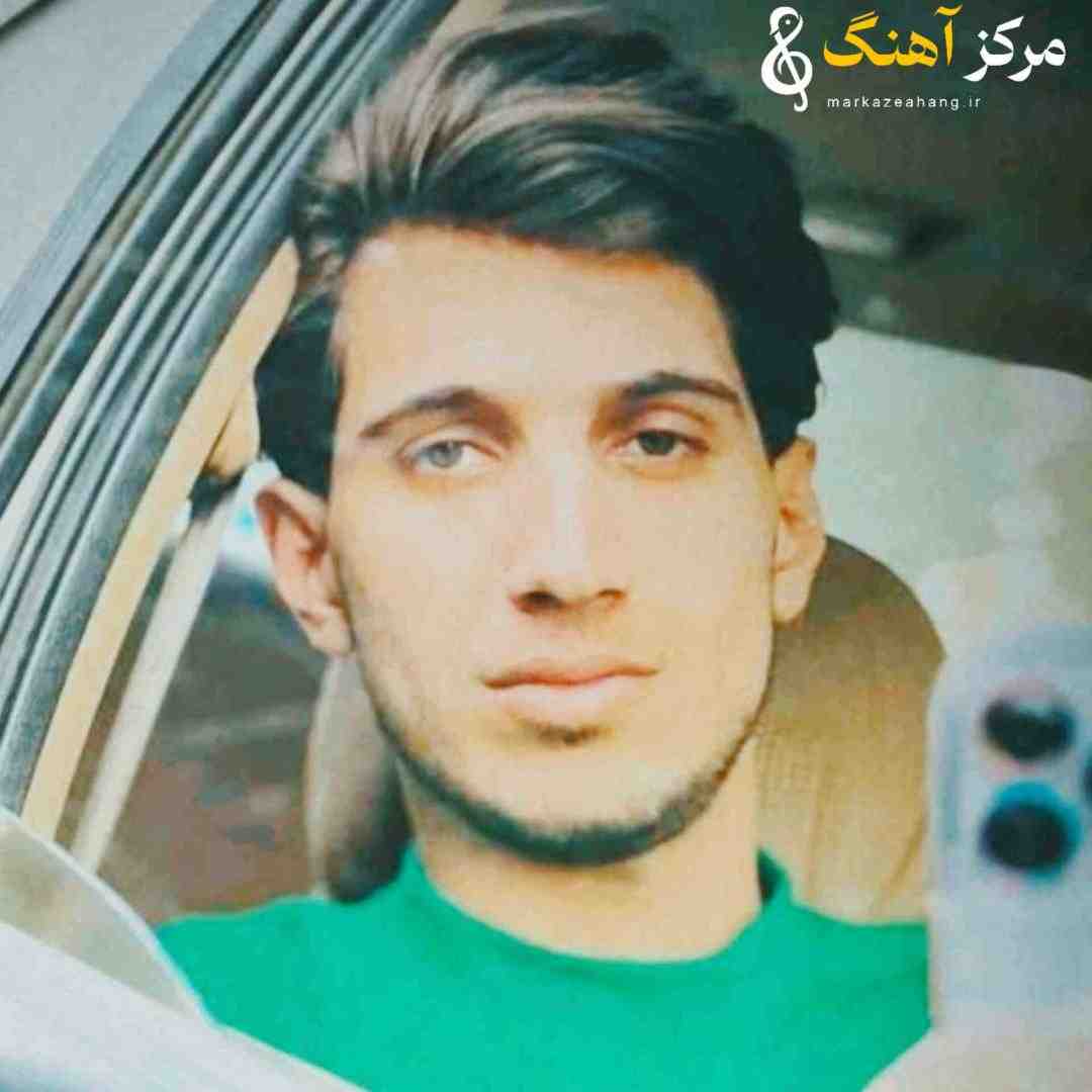 عرفان پند دواره سیگارو خیال مس کمه هرشو فکر یار