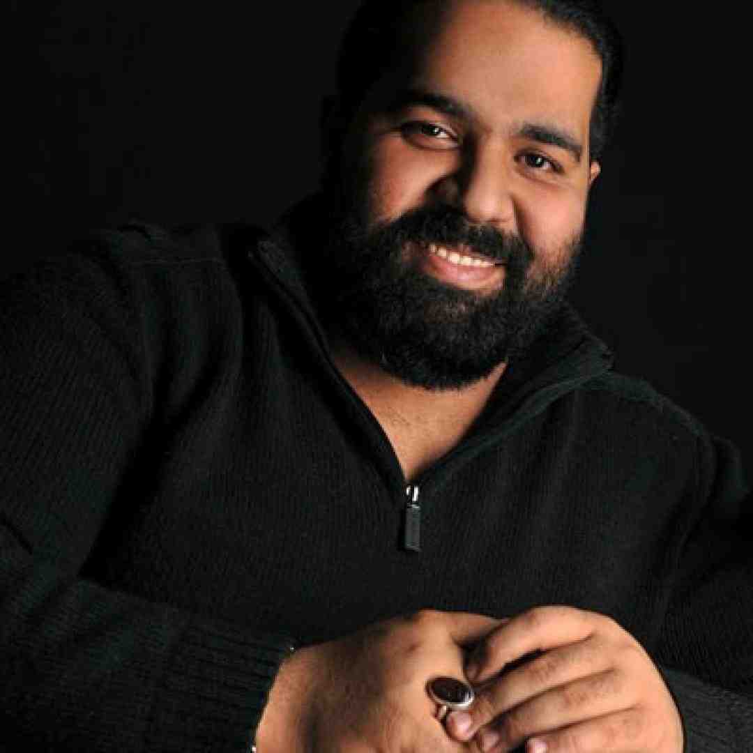 رضا صادقی شونه به شونه بامنی دنیا بدونه با منی