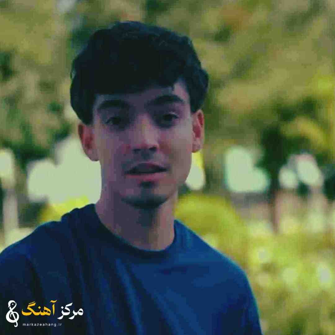 پیام پایا گفتم چیه عاشقی اصلا یهو کار دادی دستم