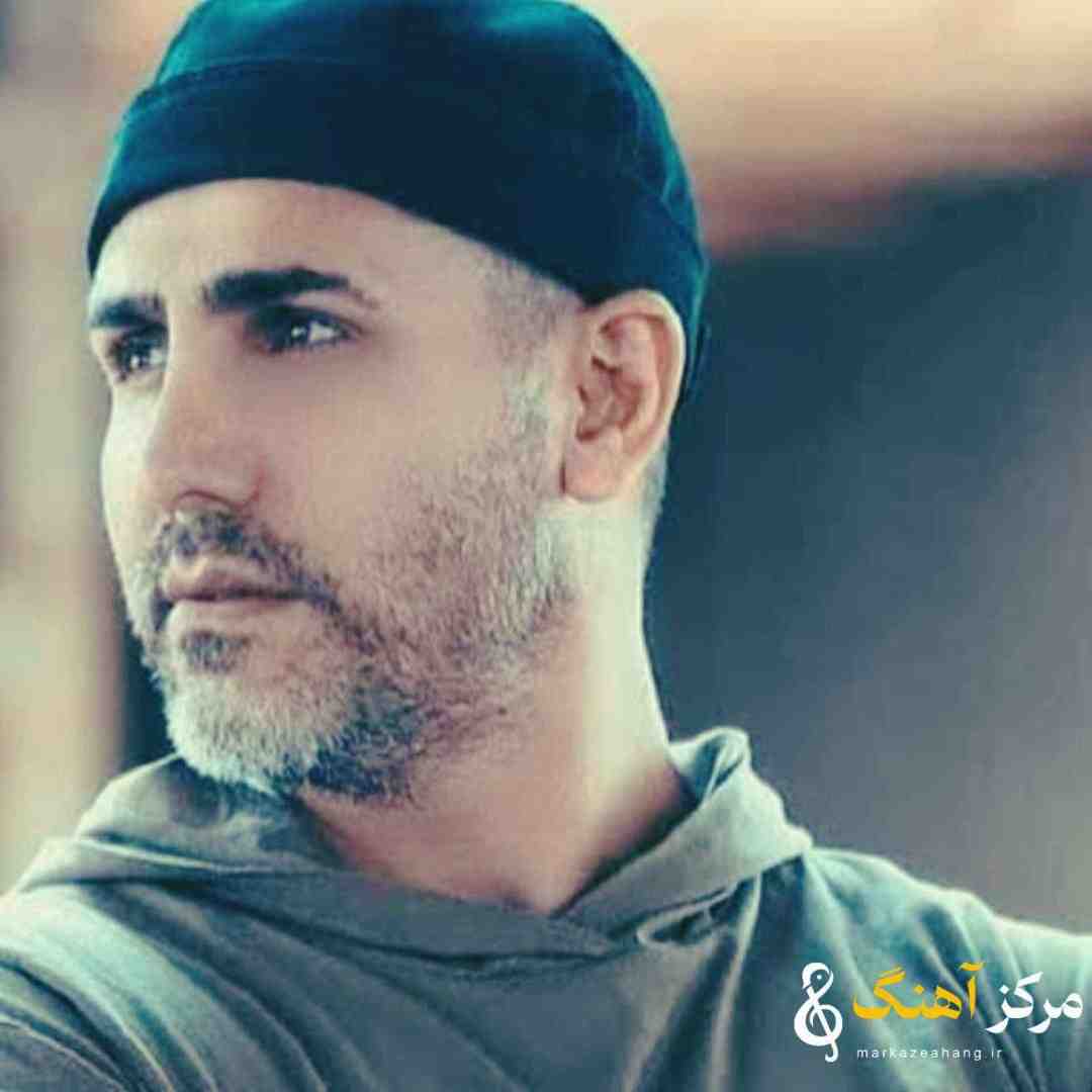 مرتضی اشرفی هنوزم عکس تو بکگراند رو گوشیمه