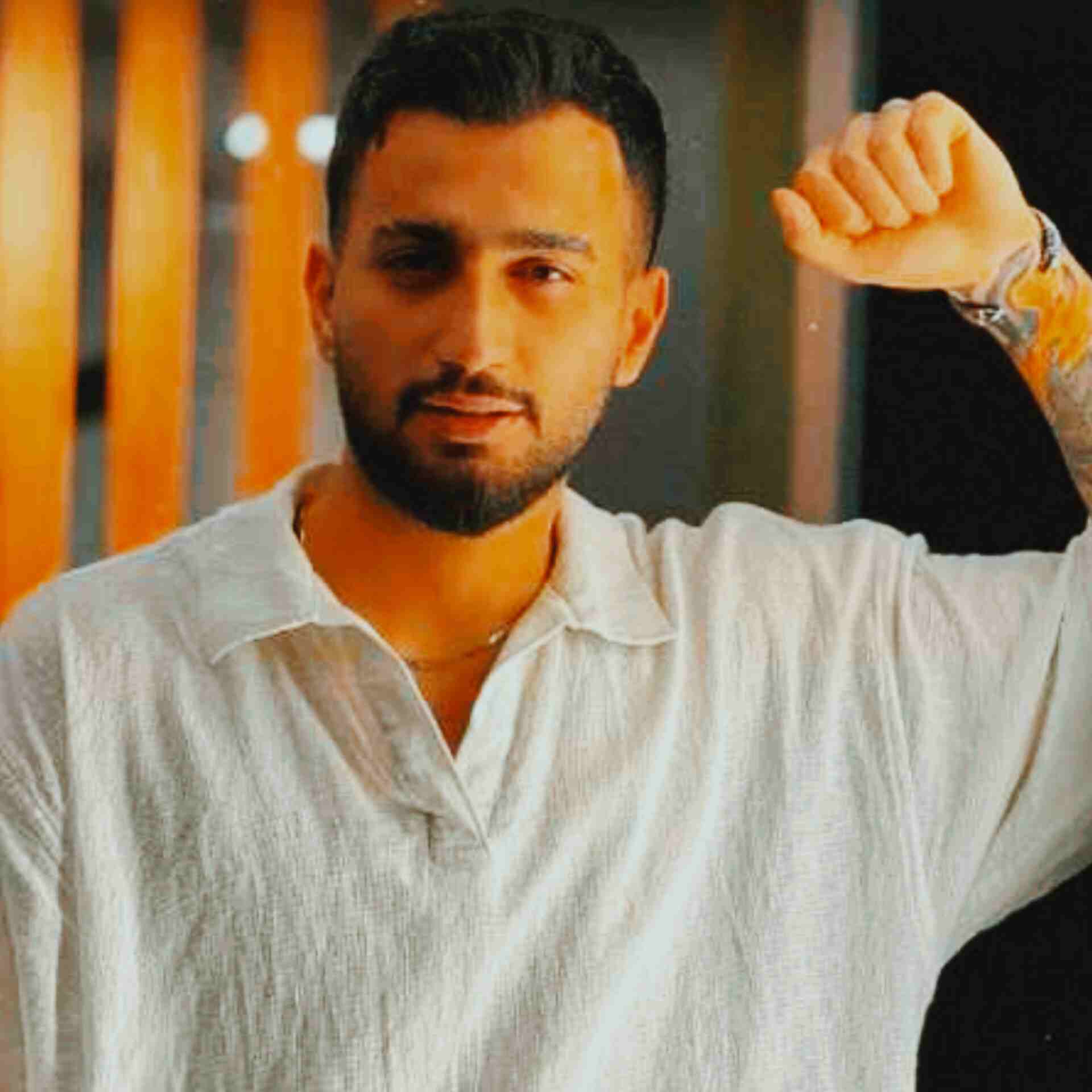 دانلود آهنگ علیرضا باباجانی به نام حاضر جواب