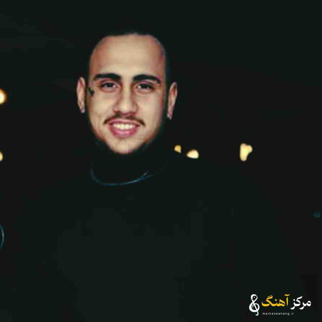 شایان یو مثلا من بشم فرمانروای عالم تو بشی ملکه ام تاج سرم