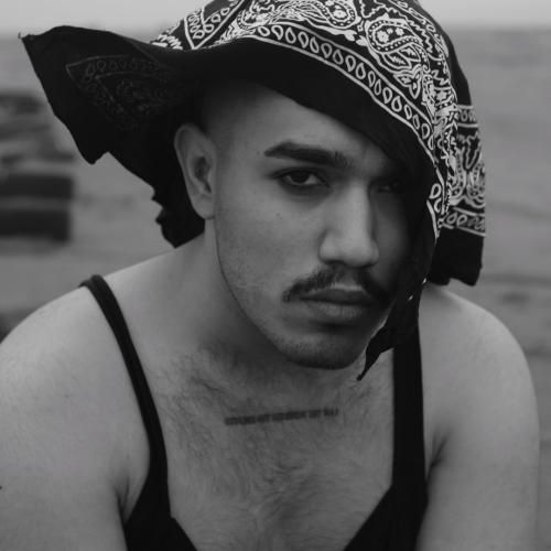 طاهاس حتی اگه قهری بغلم کن اگه یه غریبه رد شد