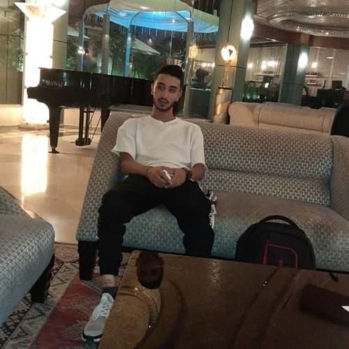 مستر کیارش مگه تو نبودی میگفتی همینکه تو باشی بسه