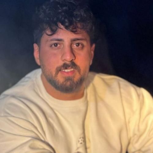 سبحان رستمی بشم پروانه ای دورت بگردم بیمار شم