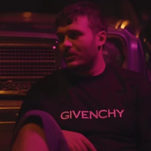 دانلود آهنگ امیر انقلاب به نام چقدر خوشگل افتادی رو عکس سنگ قبرت