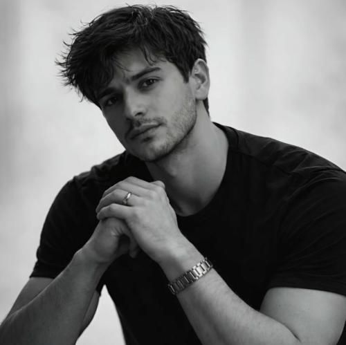 دانلود آهنگ سامیار به نام چه بد مستی ماه بی خانه عشق دیوانه